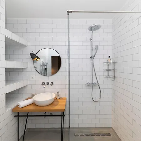 White By Belmont Realty Daire Zadar