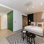 Daire White By Belmont Realty