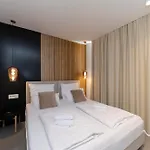 White By Belmont Realty Daire *