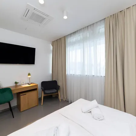 White By Belmont Realty Апартаменты