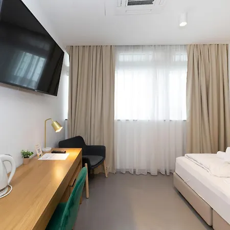 아파트 White By Belmont Realty *