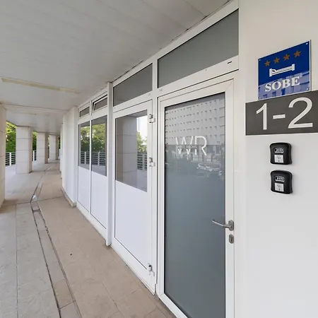 White By Belmont Realty * Задар